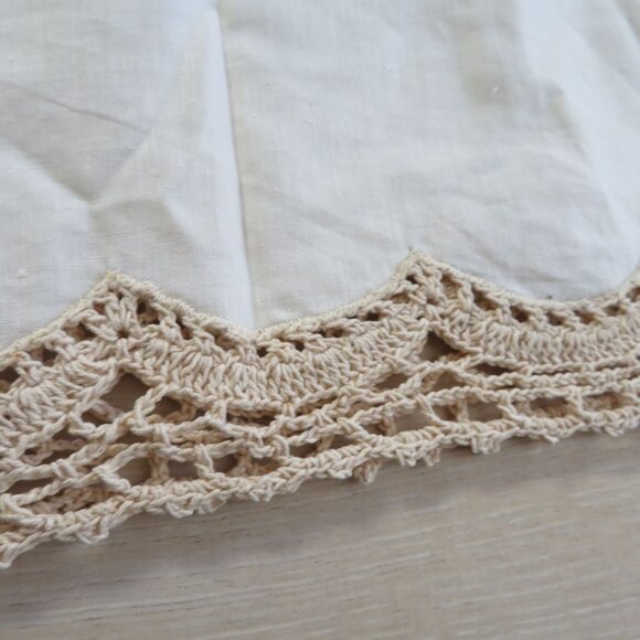 1 Vintage Beige Cotton Pillowcase Crochet Lace Trim Standard 20x31 NEW - Picture 8 of 9